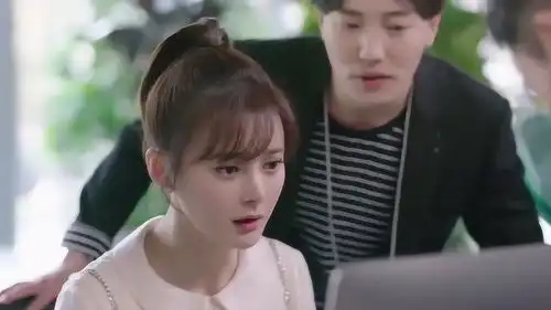 一千零一夜万人迷就是万人迷,坏个电脑都有一堆人抢走修