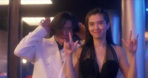 原本是秋香的第一人选,却因为片酬错过了,这才成就了功利