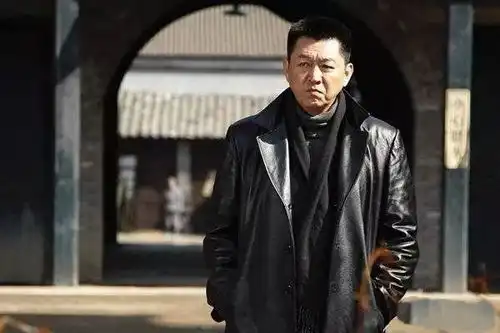 庹宗华偷盗勒索袭臀家暴殴打粉丝,吴倩莲为何爱他12年