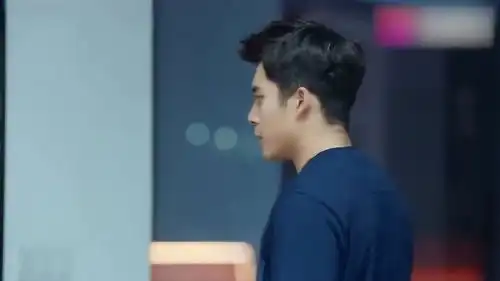 极速青春超感动,路杰给唐棠送来爱心饺子,每个都包着幸运硬币