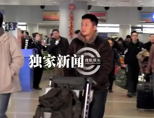 功夫小子吴京独自回京戴护膝疑拍钢铁侠3受伤