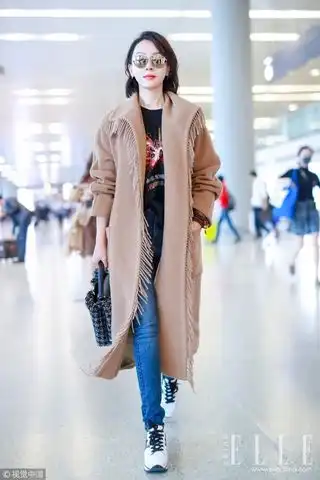 冬天入的裸色系外套,开春怎么穿才轻快时髦
