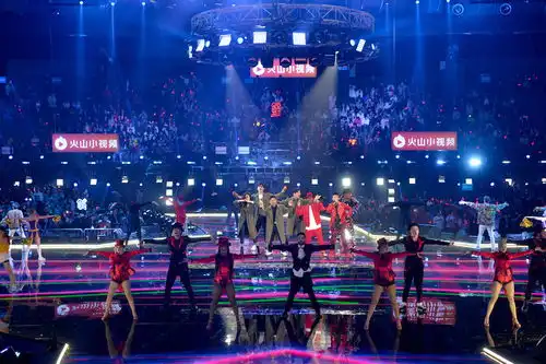 唐人街探案2跨年晚会玩嗨了,刘昊然细腰成功抢镜