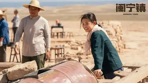 闽宁镇人物剧照首发你能认出黄轩张嘉益闫妮吗