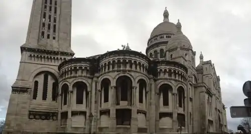 巴黎paris蒙马特高地montmartre圣心堂basiliquedusacrecur天使爱美丽咖啡厅