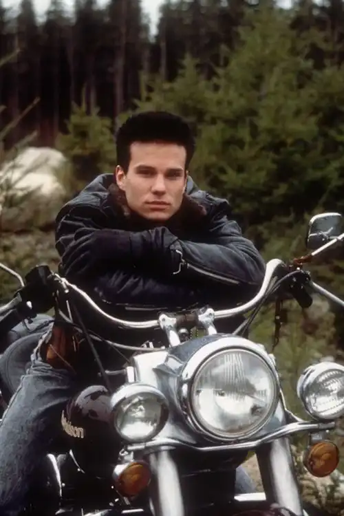 带好头盔bikercore风潮已蓄势待发