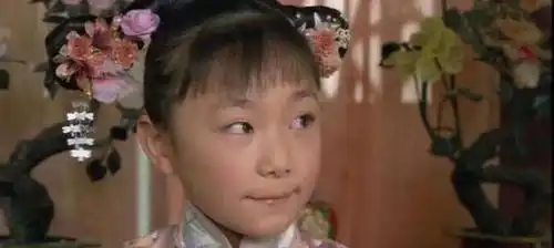 甄嬛传小玉娆清新绝美近照曝光高颜值不输亲姐孙俪