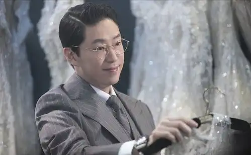 顶楼新剧照吴允熙进周丹泰密室,玛丽获太太团力挺翻身有望