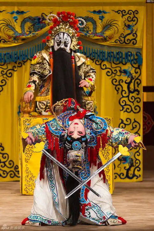 组图京剧演员丁晓君大连献艺
