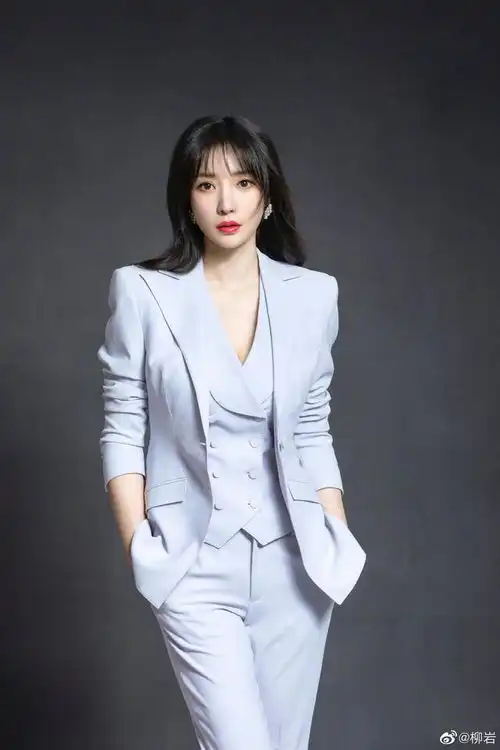 柳岩,制服诱惑高清美图