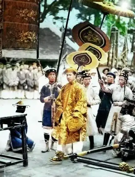 越南末代皇帝保大帝为什么老死法国1955年10月23日越南公民投票
