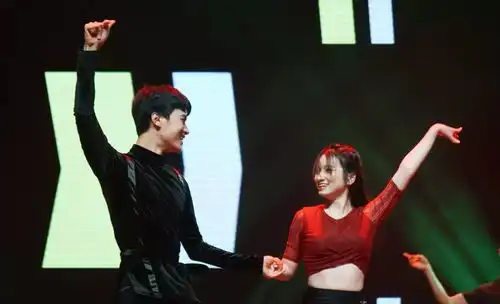 图集新生文艺汇演高清剧照大放送快来给你喜爱的演员打call吧