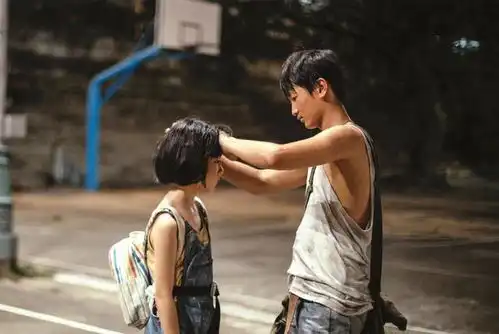 隐秘的角落欣欣只活在普普的回忆中,一个看不见的弟弟