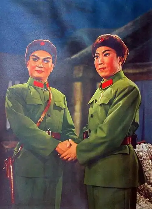 样板戏智取威虎山,8位演员3位去世,1位无消息,4位健在