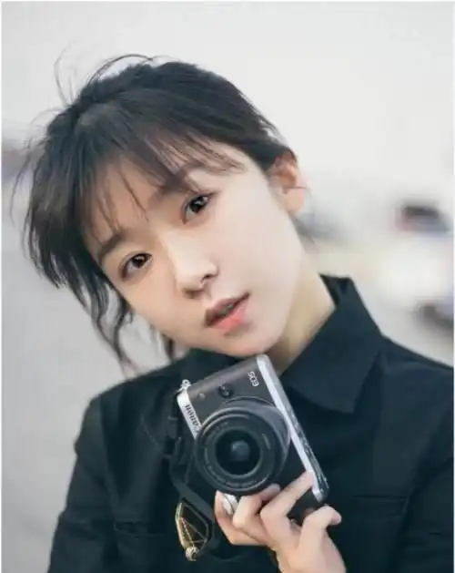 演员排行榜成毅降至第七,谭松韵第4,朱一龙第二,榜首不可撼动
