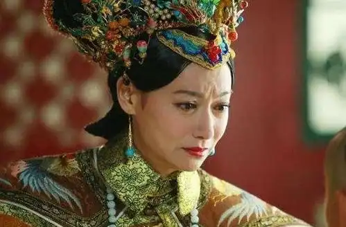 先是扒了衣服挨板子,后来被逼入井而死的皇帝宠妃