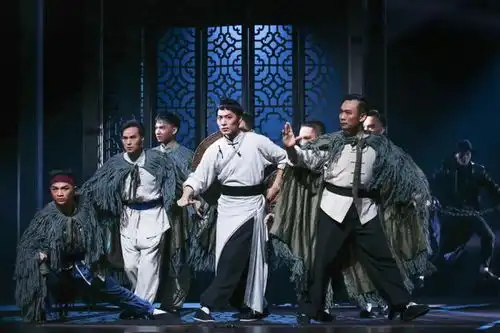 我被他们的力量与柔情震撼了艺见
