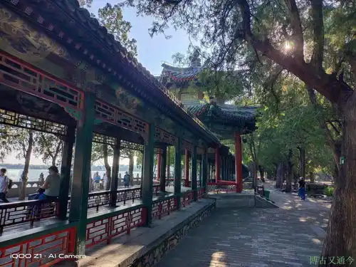 三山五园之颐和园万寿山前,沿着长廊至山色湖光共一楼
