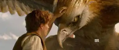 神奇动物曝剧照魔幻奇异生物登场演员装扮复古