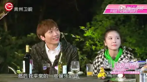 婚纱设计师曾捡100只流浪狗大长腿心不在焉随机选
