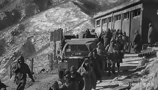 长津湖之水门桥志愿军三炸水门桥,美军直接空投桥过来
