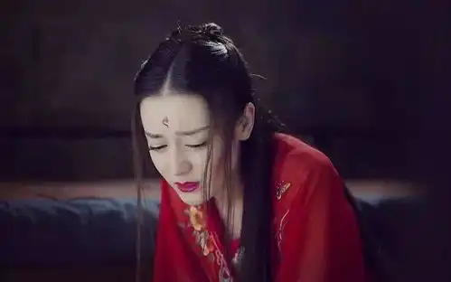 女星零头饰古装发型,张馨予清丽脱俗,李若彤气质高冷