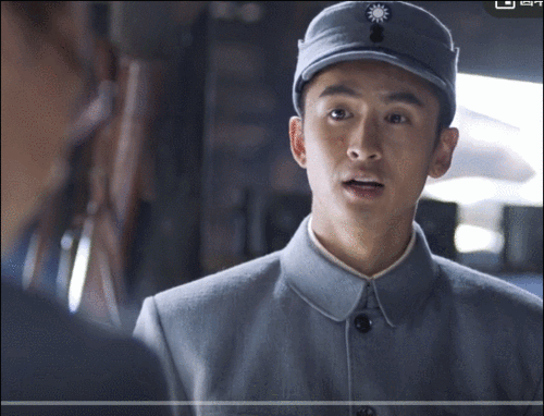 亮剑3是部抗日喜剧吧发胶华服不够雷战场上还要抽根雪茄
