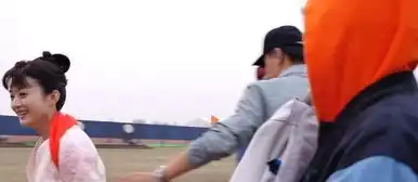 5年前坠马留下阴影,赵丽颖拍完马戏赶紧跑开,朱一龙笑得好开心
