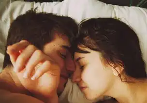 在人生最美的时候能遇到你情侣图片
