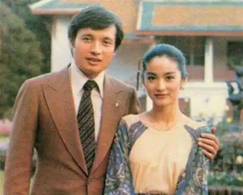 4位70多岁香港老戏骨合照秦沛和姜大卫两兄弟越老越帅