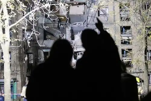 面临至暗时刻,乌方讨论用土地换入约的可能性
