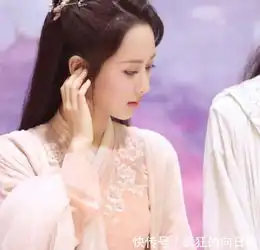 穿粉衣的4个女星,躲过了赵丽颖,忍过了baby,避过了杨幂,
