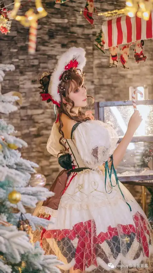 lolita古典玩偶的圣诞雪景球
