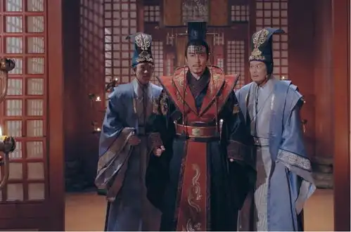 农民耕田无意中挖出了一件铜器,上面的铭文解开三千多年的谜题