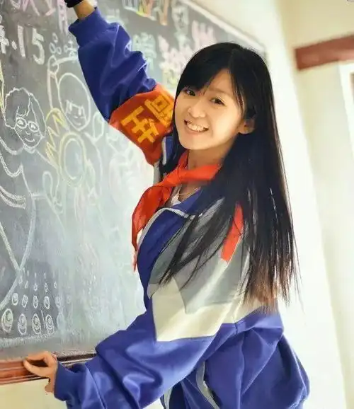 将夜女主好贴合原著现代装的她一改黑瘦小超有清新女神范
