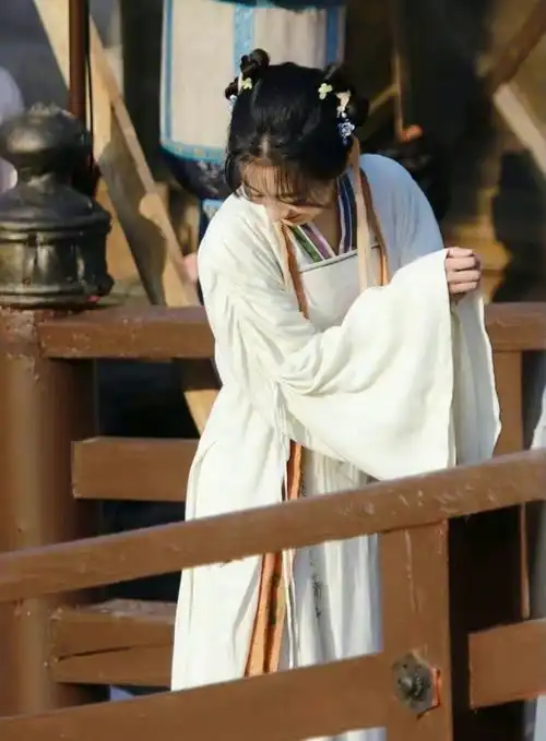 新版仙剑路透曝光,杨雨潼版赵灵儿花絮曝光,你更喜欢哪一个版本