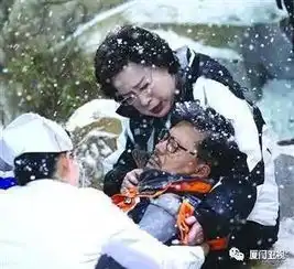 最美明星母亲秦怡开刀7次...却悉心照顾精神病儿子42年
