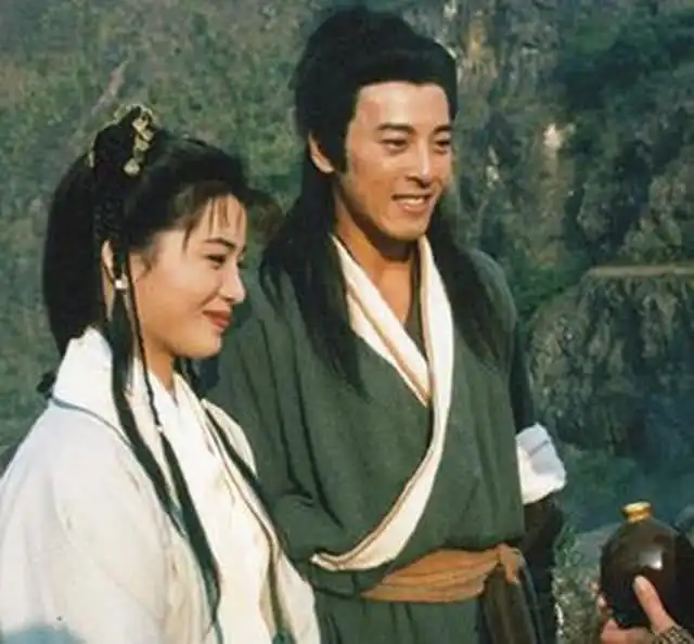 最经典版笑傲江湖吕颂贤梁佩玲陈少霞何美钿
