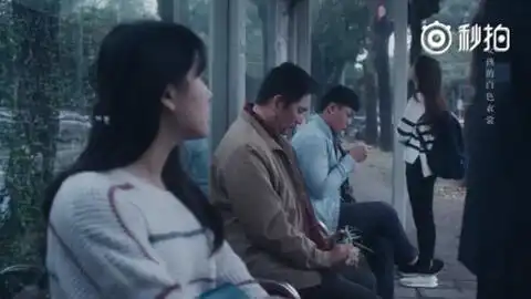 莫文蔚慢慢喜欢你唱尽了幸福,你怎么就听哭了
