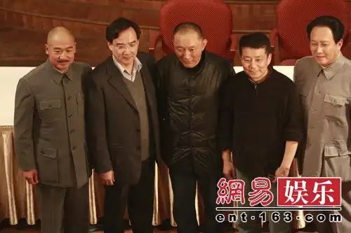 建国大业探班李连杰演绎某将军