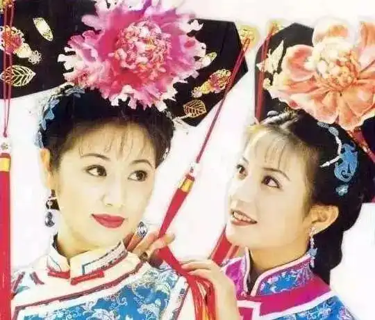 还珠格格翻拍紫薇vs小燕子,哪类姑娘更容易赢得幸福
