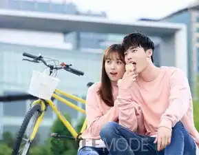 不按套路出牌的w两个世界李钟硕韩孝周凭什么在奥运氛围里冲收视率