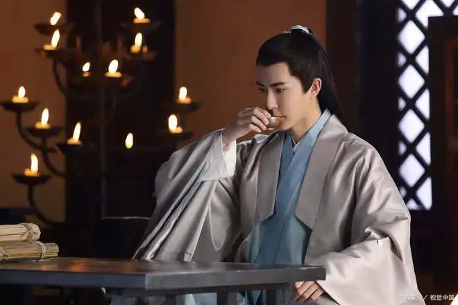 了解武则天为何养男宠权力与欲望在古代宫廷中的体现
