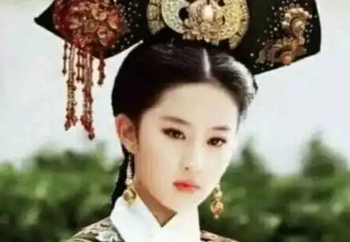 难怪刘亦菲拒接清宫剧,当她试妆甄嬛,网友已经大结局了
