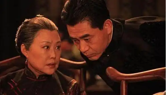 陈宝国孵化星二代,在老中医老酒馆里锤炼儿子和凯丽女儿
