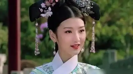 热依扎毛晓彤谭松韵,三名甄嬛传小花齐聚白玉兰
