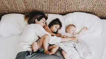 2019年第9场hfc幸福沙龙携手阿雅全脑教育家庭教育,和孩子一起照镜子