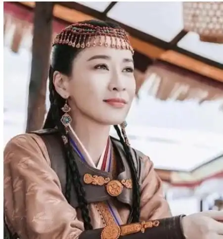 45岁佘诗曼再演少女,看到剧照后,真的被惊艳到了
