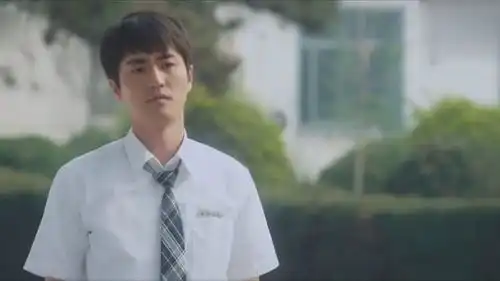 匆匆那年苏凯为赢得耐克杯球赛,特意去找陈寻,可他却不想加入
