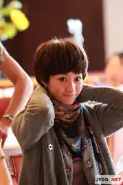 李小冉鄢颇甜蜜享二人世界秀往昔美丽私秀